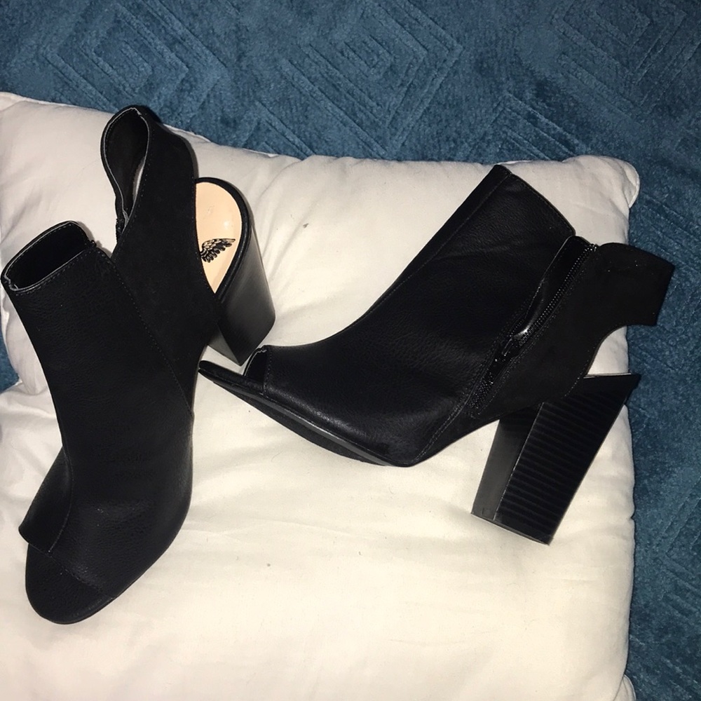 Black shoes